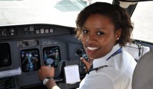 9 charmantes femmes africaines officiellement et pratiquement pilotes d’avion